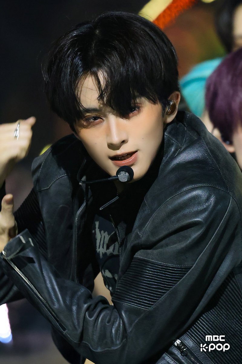 MARK LEE BASE tweet media