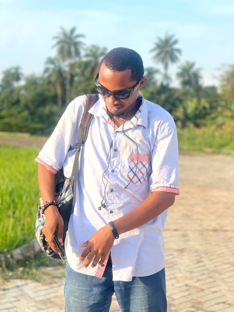 Chidiebube33641's tweet image. Hi I am Mark Okafor and I have 1k followers on X 😎❤️