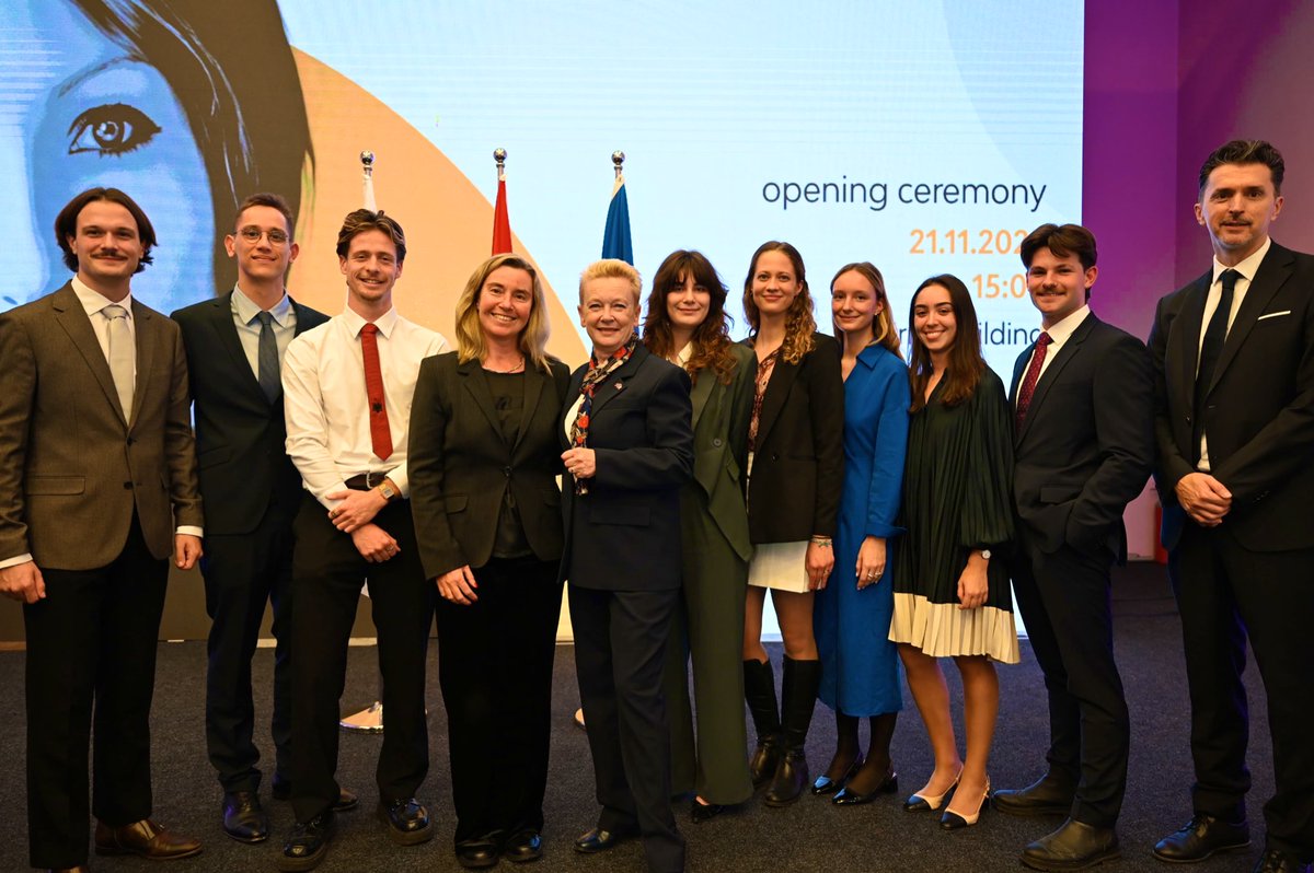 Plaisir de participer au 🚀 de la seconde année académique du <a href="/collegeofeurope/">College of Europe</a> #CampusTirana avec le PM 🇦🇱<a href="/ediramaal/">Edi Rama</a> et la rectrice <a href="/FedericaMog/">Federica Mogherini</a> . 👏🏻 8️⃣ #étudiants 🇫🇷, qui forment le + important contingent du Campus et s’engagent avec <a href="/France_Albanie/">France en Albanie</a> <a href="/KubFranceTirana/">KubFranceTirana</a>