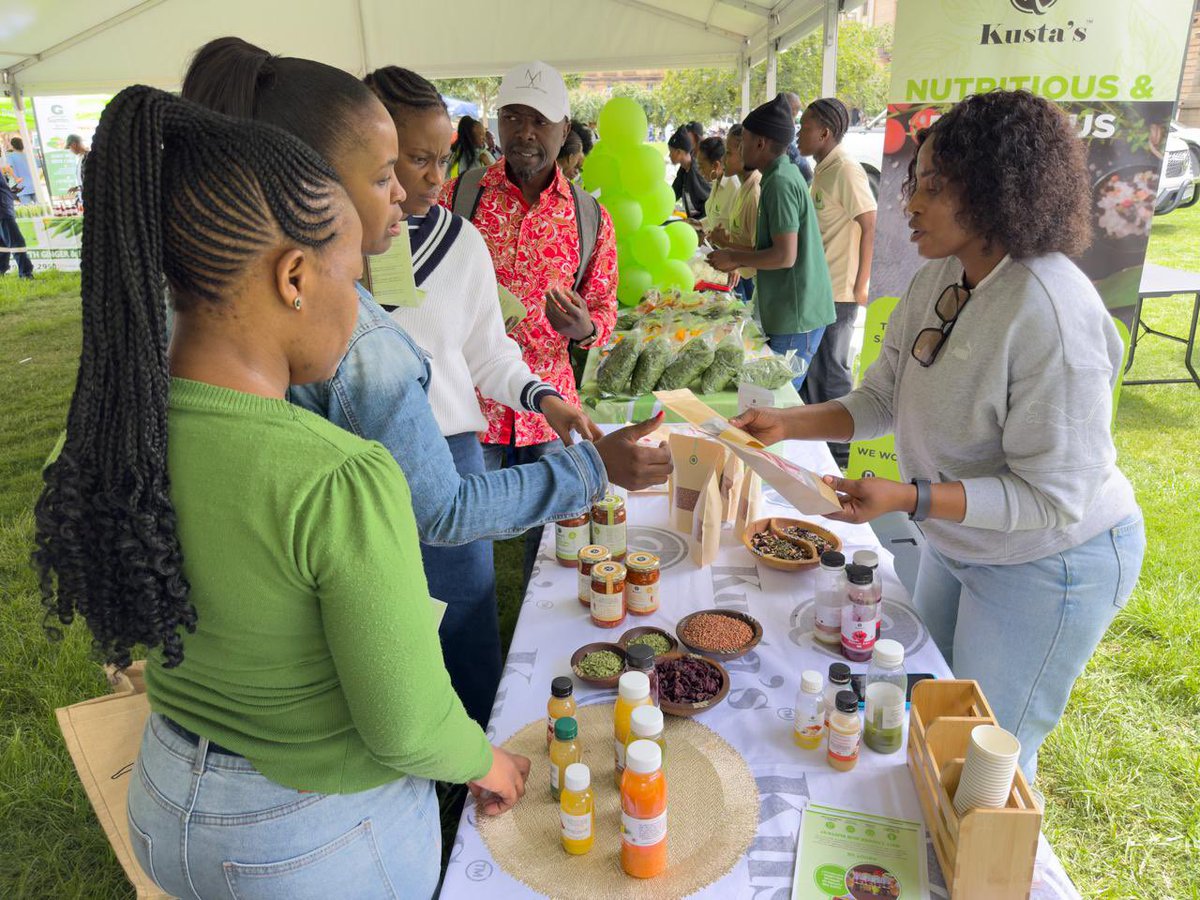nasiphim's tweet image. It’s lunch time. Come join us at Church Square for the City of Tshwane’s Entrepreneurs and Farmers Market.
@CityTshwane