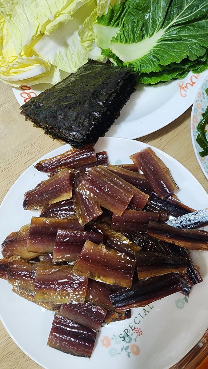 yoono_yoono's tweet image. 정구가 요즘 과메기 진짜 맛있더라👍👍👍👍👍💕