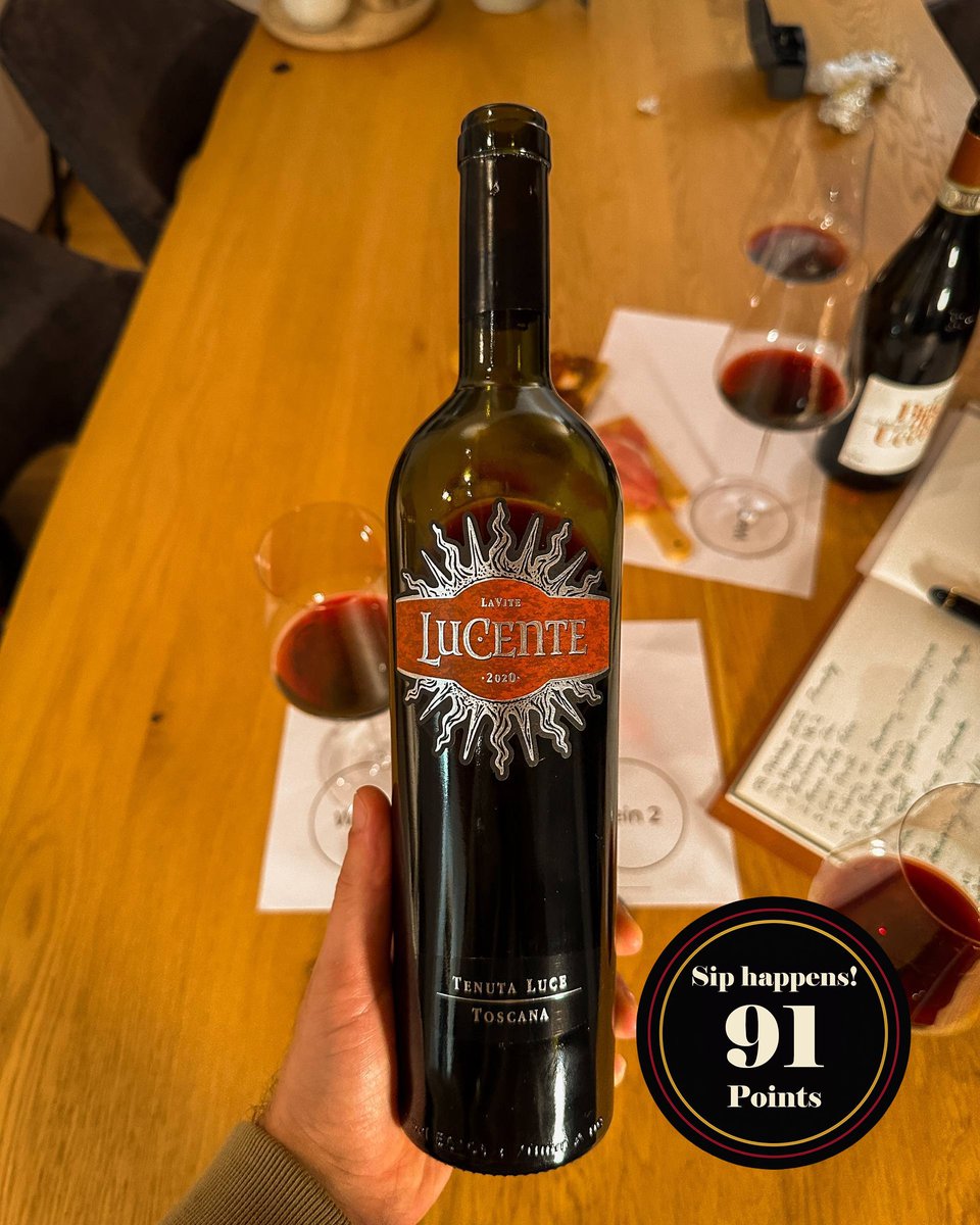 Meet our shining star ✨ Lucente 2020

Bold, modern, and unmistakably Tuscan. 🍷

The more time we gave this wine in the glass the more the vanilla flavours did come trough and made it stand out🤤

Dive into the full story 👉 sip-happens.wine/p/sip-happens-…