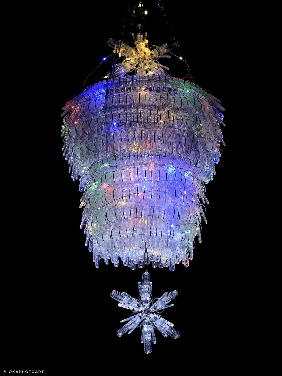 シャンデリアが点灯しました✨