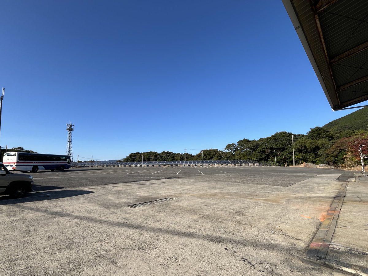 これを見た人は無言で青空の写真を貼る