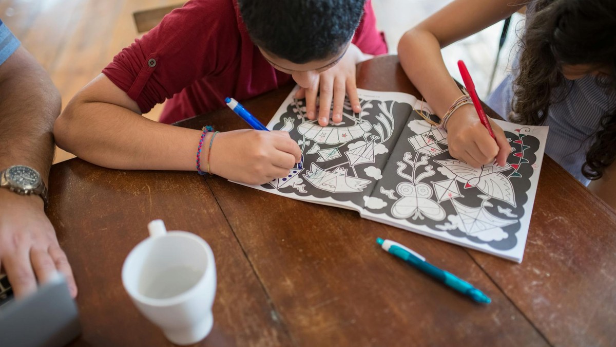 impresso_app's tweet image. &quot;Boost your career with free courses! 💻📚 Employers want soft skills like time management ⏰, teamwork 👫, and adaptability 🌈. What&apos;s the one soft skill you&apos;ll learn this month? 🤔 #SoftSkillsMatter #CareerGrowth&quot; #SkillsDevelopment #Learning #CareerGrowth