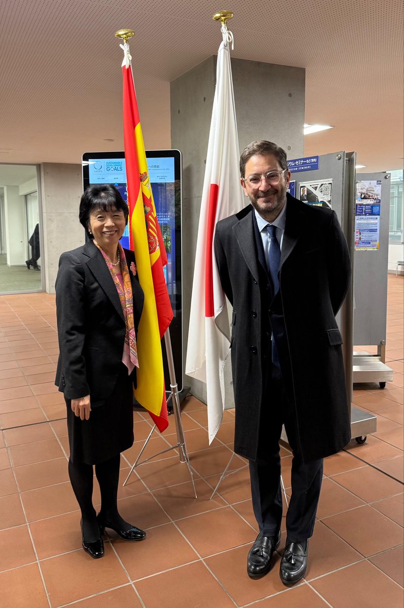 manuelmunizv's tweet image. Nihon kara konnichiwa (日本からこんにちは) — Reinforcing Europe–Japan academic alliances 🤝🌍🇯🇵

Our first goal in Tokyo was to reinforce partnerships with leading universities such as @universitytokyo, @GRIPS_English , Chiba university, and the @UNUniversity .

After a series of…