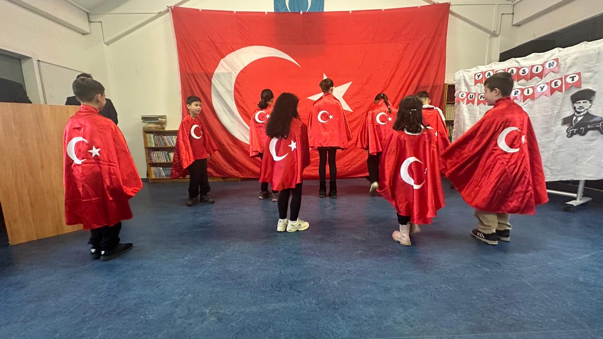 stuttgartegitim's tweet image. Biberach Eğitim Bölgesi&apos;nde 29 Ekim Cumhuriyet Bayramı 16.11.2025 tarihinde coşkuyla kutlandı. Programın hazırlanmasında emeği geçen öğretmenlerimize ve TOAB Derneğine teşekkür eder, öğrencilerimizi kutlarız.
@tcmeb @mebabdigm @mebyyegm #egitimdiplomasisi