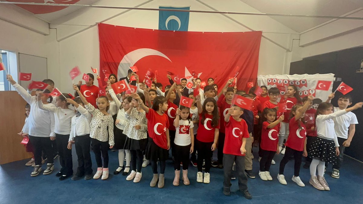 stuttgartegitim's tweet image. Biberach Eğitim Bölgesi&apos;nde 29 Ekim Cumhuriyet Bayramı 16.11.2025 tarihinde coşkuyla kutlandı. Programın hazırlanmasında emeği geçen öğretmenlerimize ve TOAB Derneğine teşekkür eder, öğrencilerimizi kutlarız.
@tcmeb @mebabdigm @mebyyegm #egitimdiplomasisi