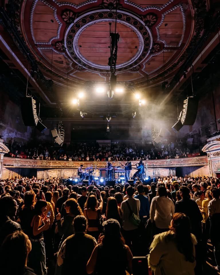 Here at <a href="/AlistageLtd/">Alistage</a> we never have that hump day feeling 🐪 

Especially when our barrier is being used in such an iconic venue <a href="/Yourallypally/">Alexandra Palace</a> 🙌🏽🎶

#proudlymadeingreatbritain #alistageltd #uk #aluminium #frontofstagebarrier #allypally #alexandrapalace #hertfordshire #event