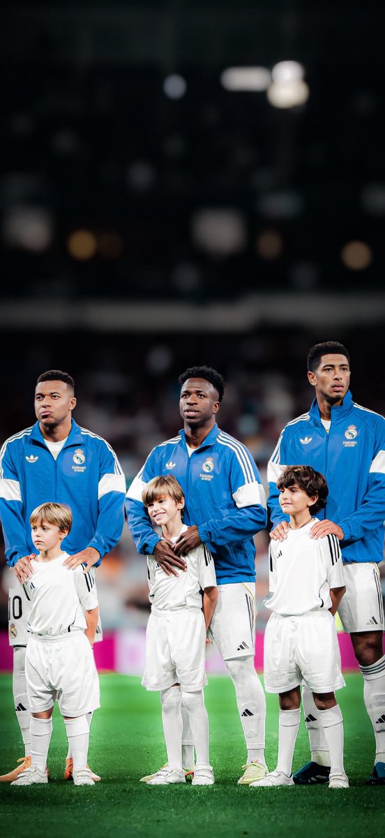 AdriRM33's tweet image. HOY JUEGAN ELLOS 😍