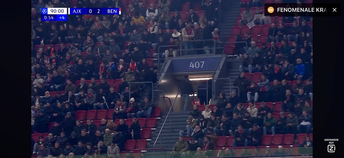 Zullen we afspreken dat wij, ongeacht de uitslag, pas naar huis gaan als de hele selectie (na afloop van de wedstrijd) langs is gekomen?!?!  De Sint is in het land, de kerstverlichting brandt en wij moeten na Stuttgart nog ‘gewoon’ 3 potjes in Europa spelen hè. 🤨
#GAEvfb #GAEstu