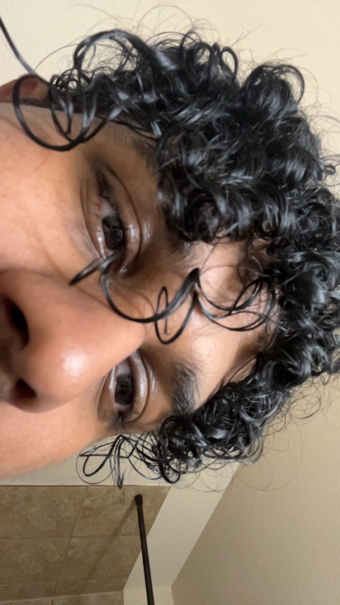 ragsaucy's tweet image. i started matching the energy of the girl i like and i fear she straight up doesn’t like me as a person LMFAOO