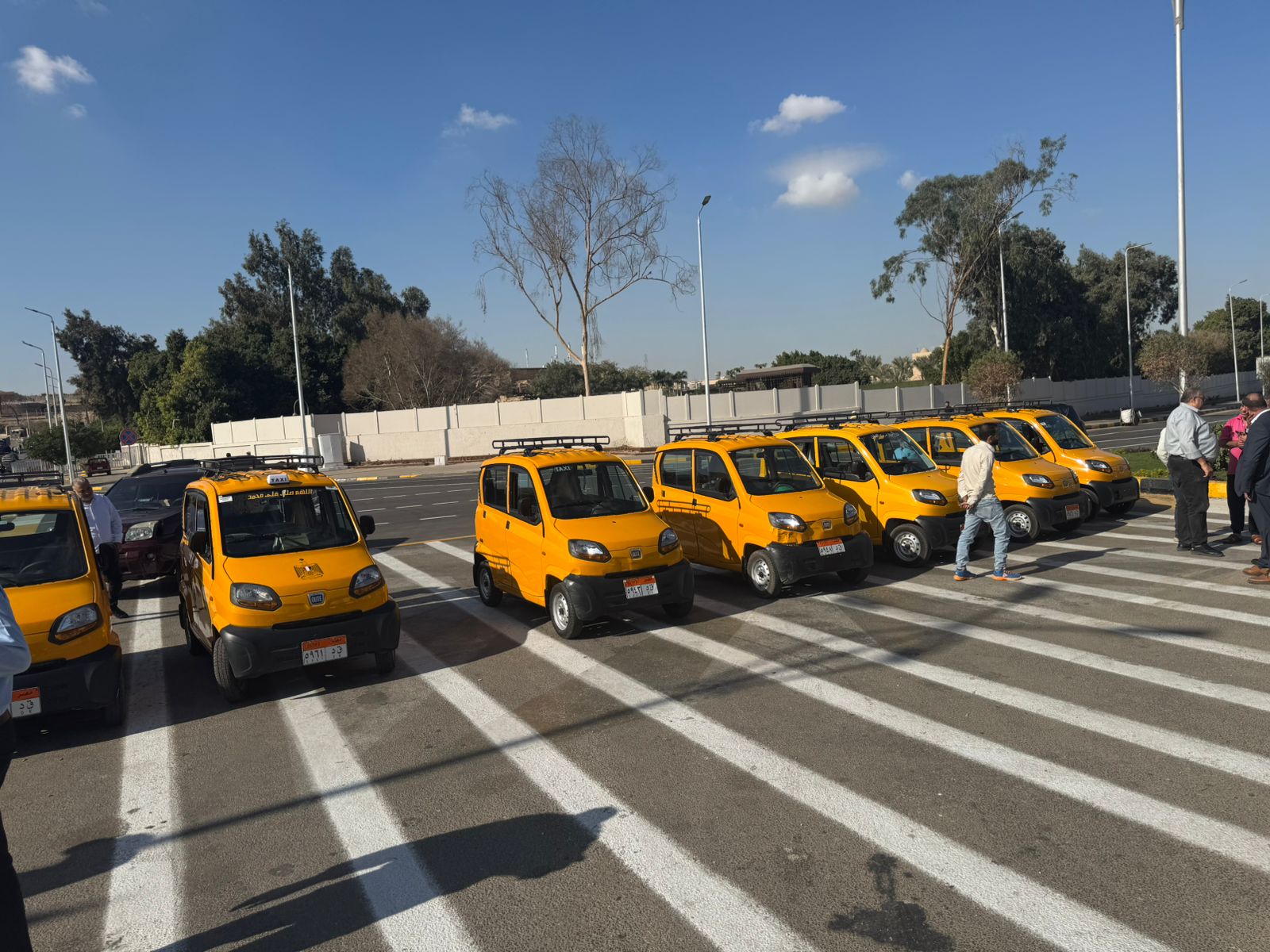 بوابة الوفد| تفاصيل تسليم أول دفعة من السيارات بديلة التوكتوك بحي الهرم وإمكانية تقسيطها 