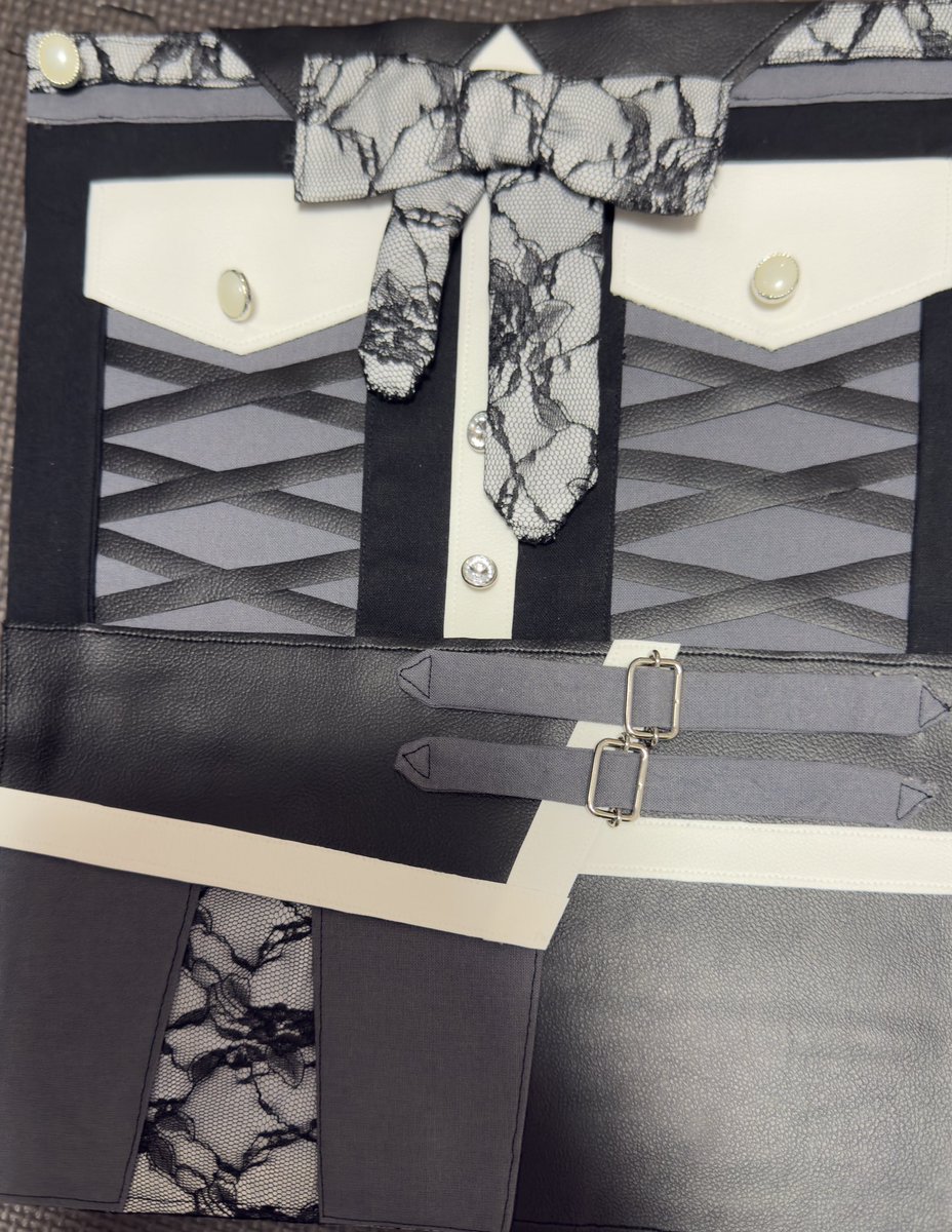 su822takaneko's tweet image. #涼海すう生誕祭2025 の紹介です。
①アルバム作成
　メッセージカード、思い出の2冊
　表紙は衣装イメージです。

表紙 作成
・I&apos;M YOUR IDOL、黒衣装
　ぱふ(@chiii_pa )
・赤衣装、ピンク衣装
　ひかり(@hinatama____ )

アルバム編集
　まゆゆん(@nyannyanitigo )

#涼海すう
#高嶺のなでしこ