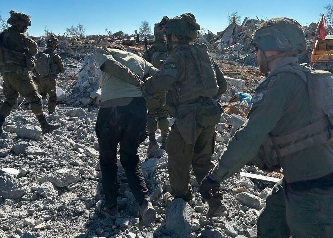 Dei 6 terroristi che sono usciti questa mattina dal tunnel a Rafah: 4 sono stati eliminati, 2 si sono arresi e sono stati catturati dalle forze israeliane.