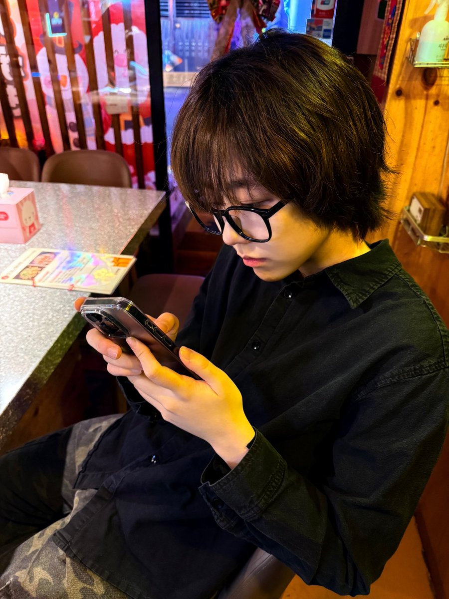 eunch910's tweet photo. 머리 자르고 여친이랑 데이트 해욤^_^ https://t.co/AN42MB4iy5
