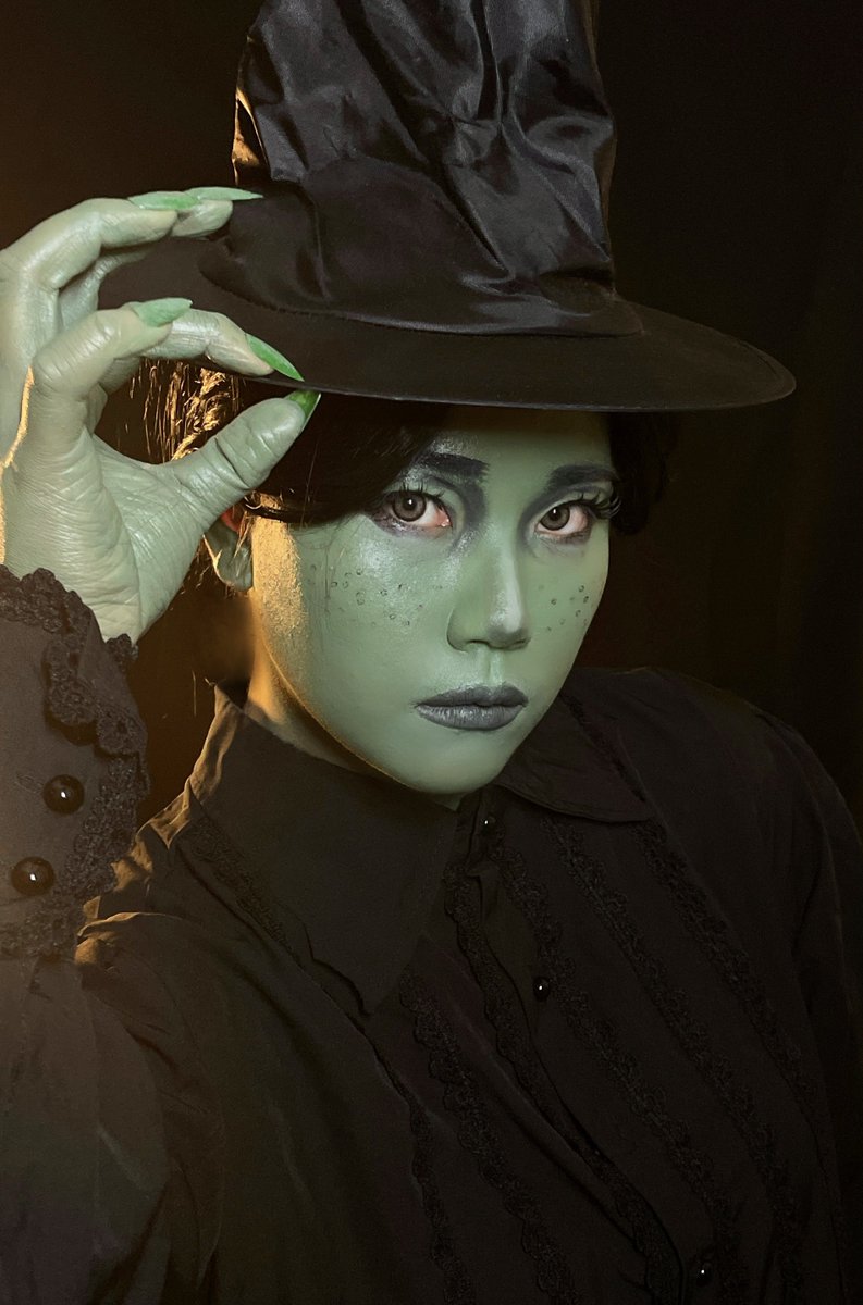 나를 찾고 싶다면
서쪽 하늘을 봐

#위키드 
#Wicked