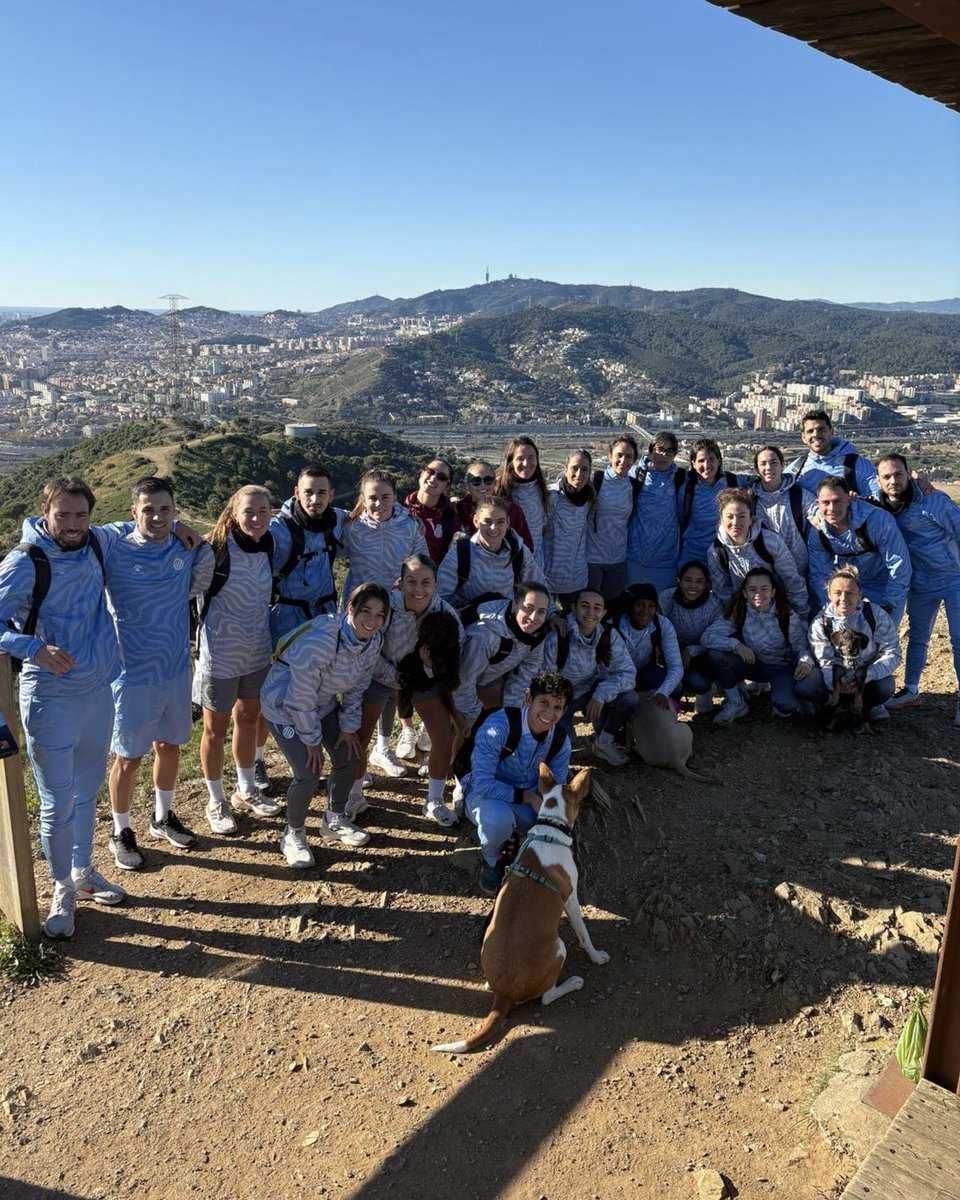 RCDEFemeni's tweet photo. Avui l’equip ha canviat la gespa per la muntanya 🥾🍂 https://t.co/h7hJhXKRQo