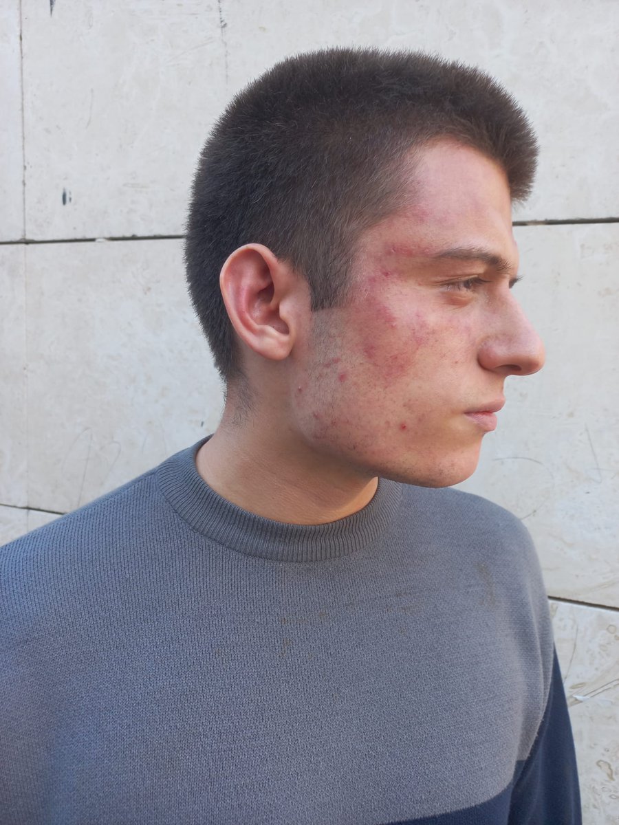 4tayadli1986's tweet image. Katil polis evlatlarımızın evlerini basıp ailelerinin gözü önünde işkence yapıyor! Evlatlarımıza yaptığınız işkencelerin, evlatlarımızın akan her bir damla kanının hesabını soracağız! İşkence yapmak şerefsizliktir!