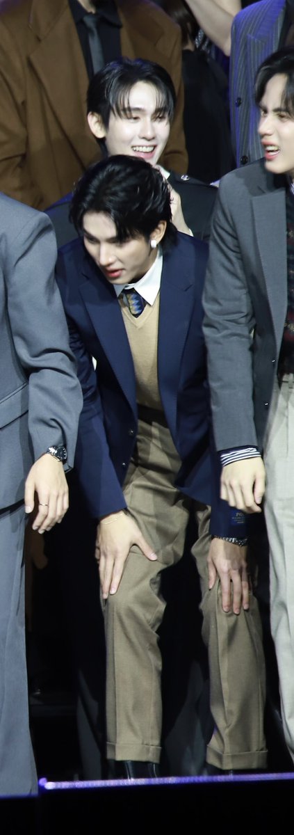 sib6dec's tweet image. อายุ20 แต่ข้อเข่าอาจจะ80

MAGIC VIBES MAXIMIZED X SJ
#GMMTV2026XSurfJava 
#swensurf @swensurf
#javabh @javabh28