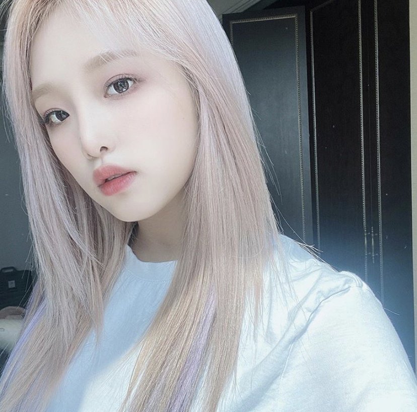 pop__notes's tweet image. 𝐍o puedo quedarme sentada y de brazos cruzados sin hacer nada al saber que hoy es el #𝑙ǝss𝕖ra𝑧𝕚pʼ𝙲𝙱 es por eso que pedí permiso para venir a este regreso y mis niñas solo me dijeron que sí pero las felicitara también de su parte.

𝐙𝕙ən̲ya's 𓈒⭒✺ 𝐝iā𝕣y !