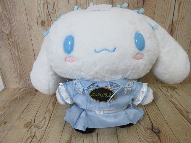 su822takaneko's tweet image. #涼海すう生誕祭2025 
④記念品
すうちゃん色のアイドル衣装を身にまとったシナモンくん
抱きしめることだできる大きなサイズです。

#涼海すう
#高嶺のなでしこ