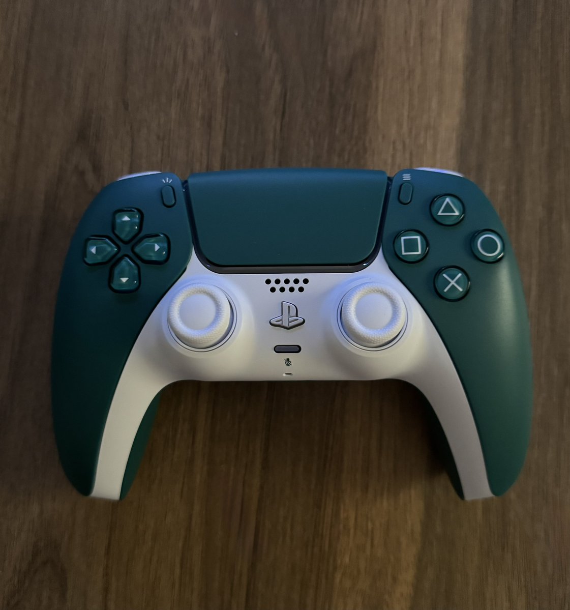 iYzdv's tweet image. New #PS5 Controller