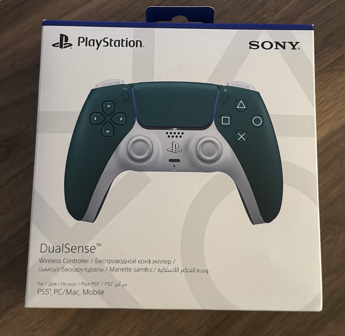 iYzdv's tweet image. New #PS5 Controller