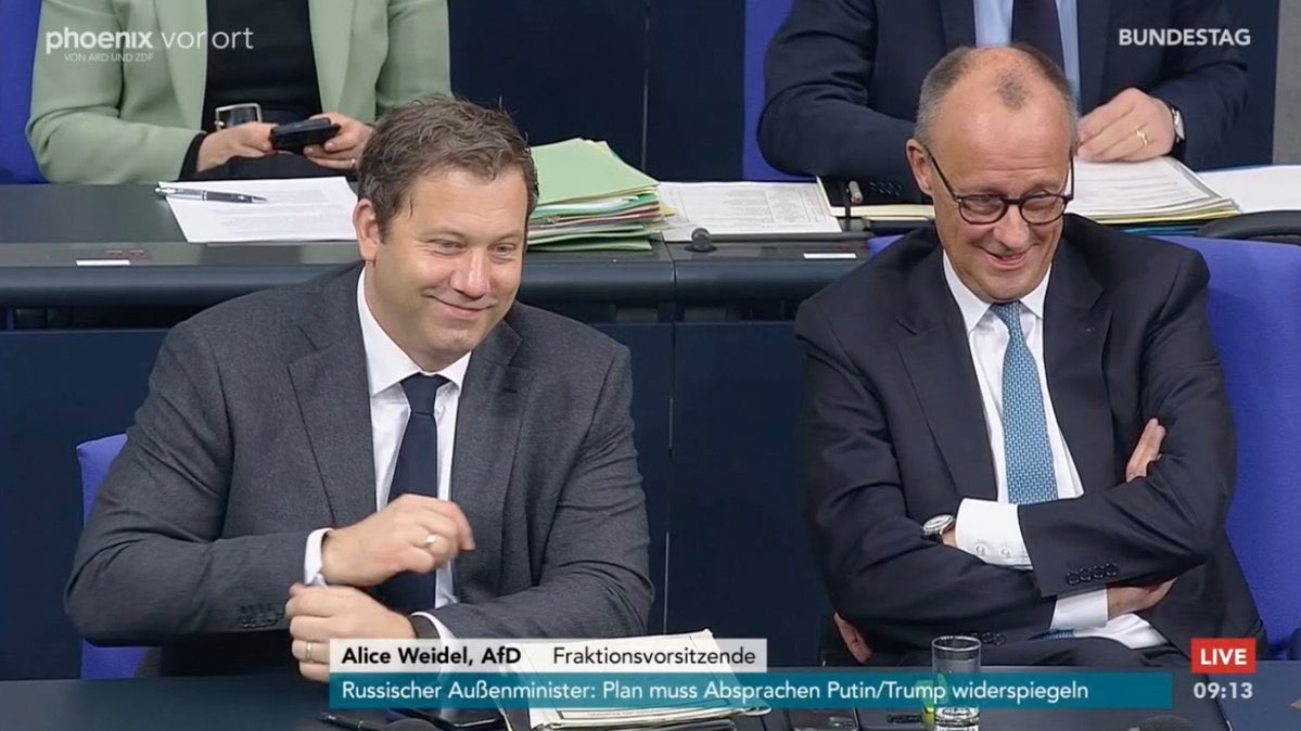 Jochen_K_Roos's tweet image. Merz und Klingbeil machen den Laschet.
Ein Lachen kurz vor dem Ende der Koalition.