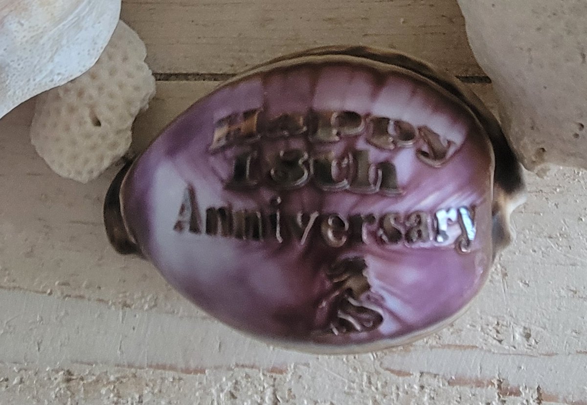 SayItOnAshell's tweet image. Someone chose this piece for a special reason, a reminder that meaning can live in simple things. 🌊🐚

📎 Website: sayitonashell.com/engraved-shells
🛍️ Etsy: etsy.com/shop/SayItOnAs…
📦 Amazon: amazon.com/dp/B018SQOBWK

#SayItOnAShell #MadeInTheUSA #MadeintheUSA #Handmade #PersonalMeaning