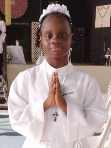 Que, a doce días de la muerte de Stephora Anne-Mircie Joseph (11 años), ocurrida durante una excursión escolar a la Hacienda Los Caballos, su familia aún no ha recibido el informe preliminar del INACIF, no ha tenido acceso a los videos de seguridad del lugar y tampoco ha recibido