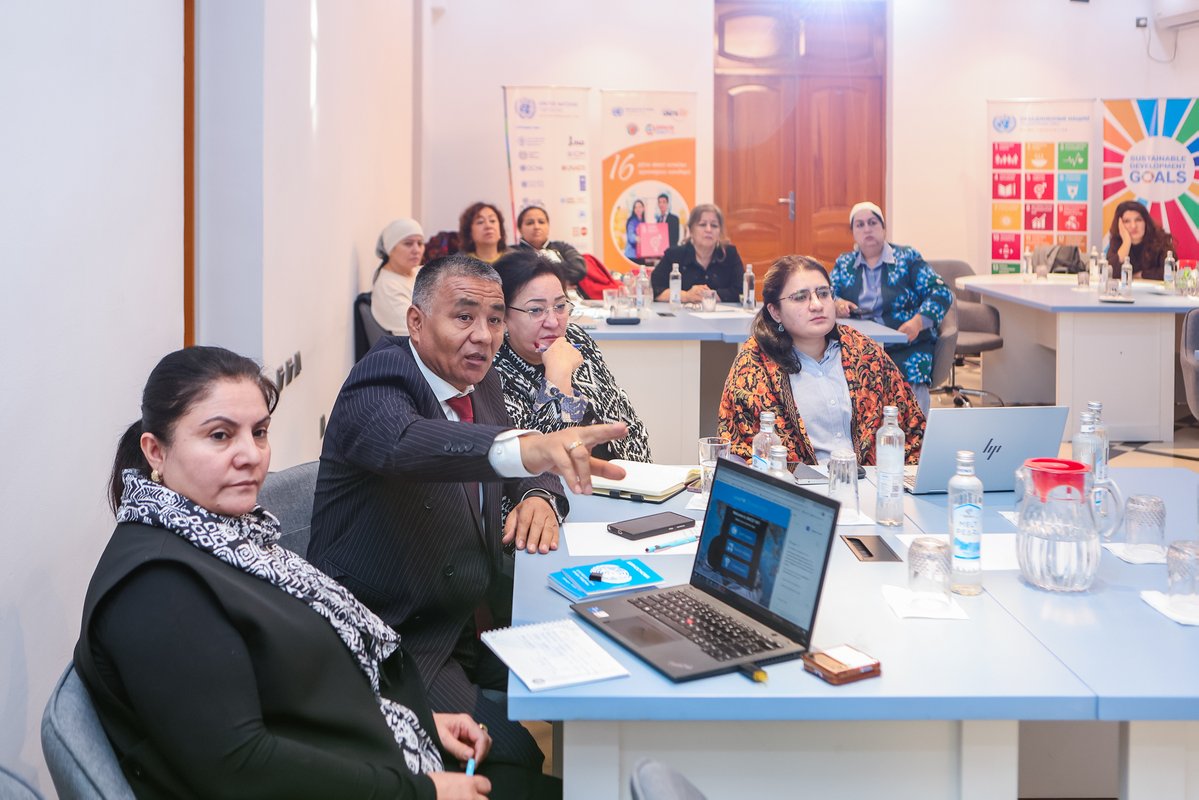 UNinTajikistan's tweet image. #UNRC Parvathy Ramaswami welcomed the representatives of gender and human rights #CSOs and their expert contributions to validate preliminary findings, analysis and strategic priorities of the UN Country Analysis and the new UN-Tajikistan #cooperationframework.