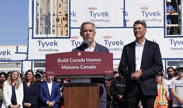 hollyanndoan's tweet image. DOCUMENTS: Feds @HICC_ca admit they faked construction site as backdrop for PM @MarkJCarney promise of “faster, smarter” home construction. Gov’t paid $32,707 to have contractors install and then disassemble temporary structure for TV cameras.
blacklocks.ca/admit-housing-… #cdnpoli…