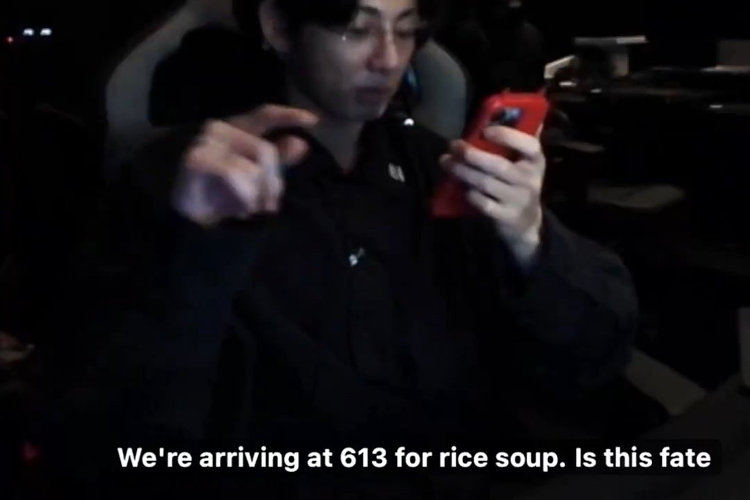 mhereonlyforbts's tweet image. I FIND ADORABLE HOW THE TANNIES ARE LIKE ARMYS, RELATING EVERYTHING ABOUT BTS 🥺💜