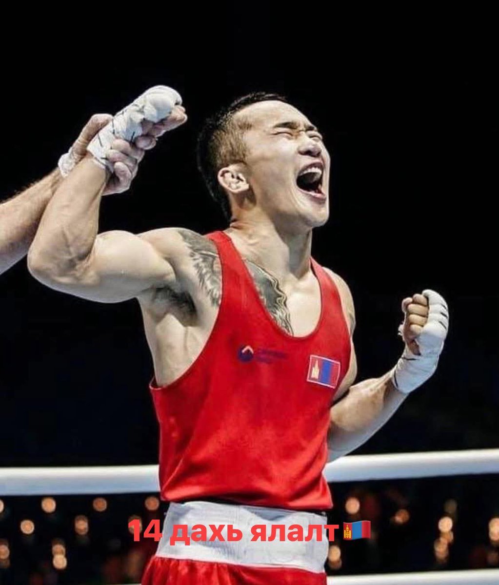 Хашааны хаалга алгуурхан онгойлгож гарч ирээд ярилцлага өгч байсан Цэндбаатарын дүр зураг сэтгэлд үлджээ.

Амжилтанд нь бахархаж амласан шагналаа өгөөгүй гэж ярьж байсан нь харамсалтай санагдаж байв. Гэвч  тэр бууж өгөлгүй зүтгэсээр мэргэжлийн боксын рингэнд 14 дахь ялалтаа