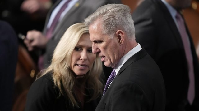 washington_EY's tweet image. Kevin McCarthy Labels Marjorie Taylor Greene the “Canary in the Coal Mine”

The House Speaker comments on Greene’s influence, signaling potential warning signs for GOP dynamics and legislative priorities.

#KevinMcCarthy #MarjorieTaylorGreene #GOP #USPolitics #Congress…
