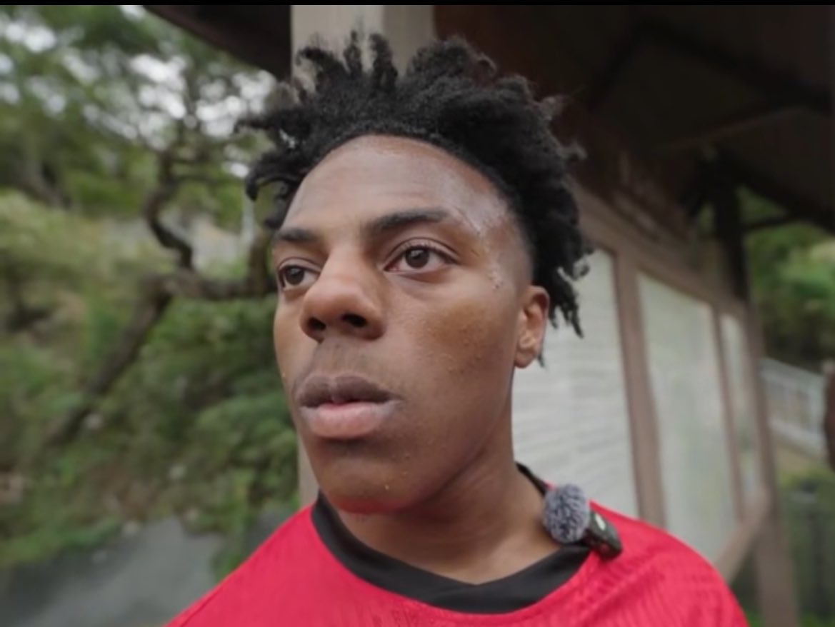 memer_mitron's tweet image. Girl : I lost my pen, do you have extra pen? 

Me who is writing with her stolen pen :