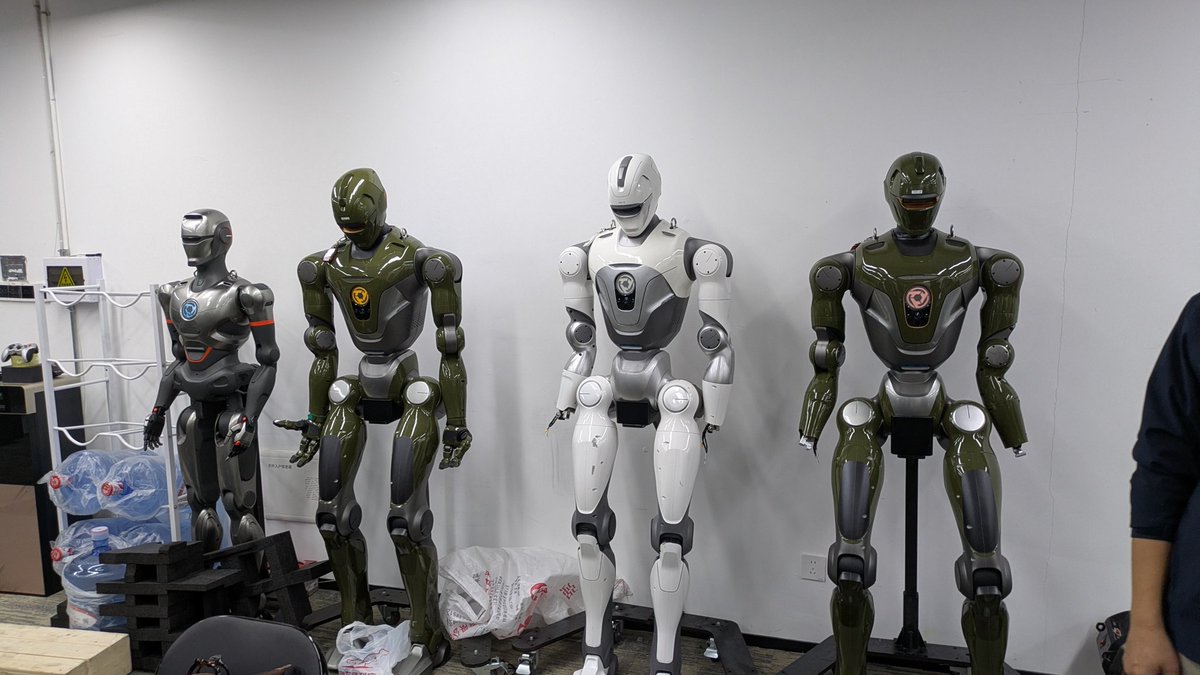 ZappyZappy7's tweet image. ロボティクスをより深く理解するための旅
2社目はEngineAI
ここでも色々とディスカッション
録画した動画は帰国後にアップ

#humanoidrobot #bipedal #action #Entertainment #shenzhen #engineai