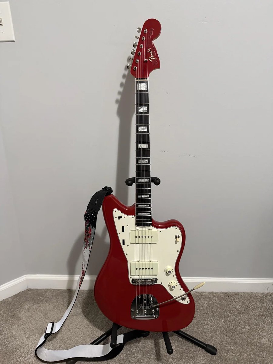 namracka's tweet image. #Fender Vintage II 1966 #Jazzmaster

reddit.com/r/offset/comme…

#Offset