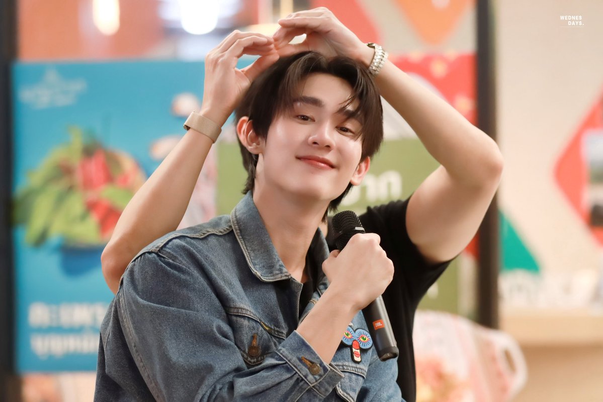 sswednesdayss's tweet image. ไม่มีหนุ่มตี๋ติดโบว์ให้ ก็ติดเองไปก่อนนะแม่นะ 🎀

FORCEBOOK MOS PRESS
#MelodyOfSecretsLIVE 
#kasibook