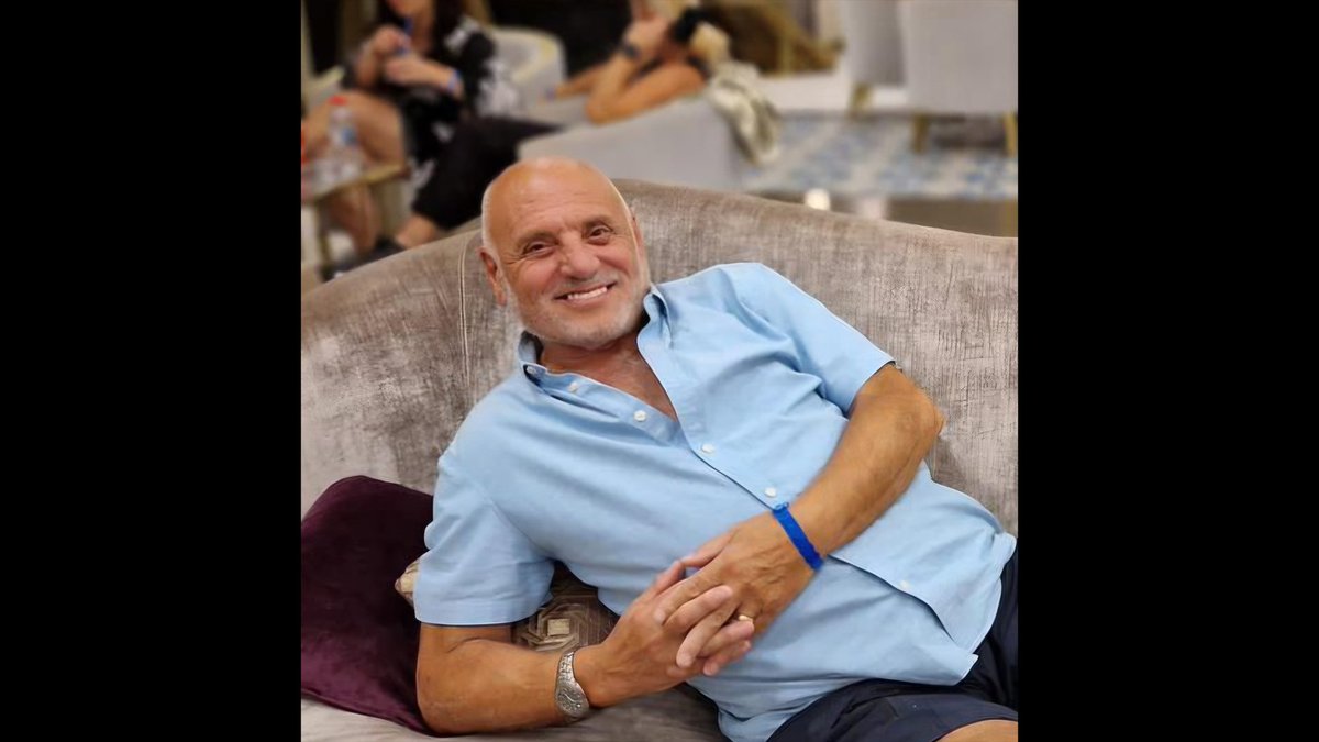 Dag_RedFC's tweet image. It is with great sadness that we must report that Daggers supporter Colin Everett sadly passed away this morning after a short illness.

Colin had been a supporter, season ticket holder and Full Member for over 20 years and was very popular amongst supporters, players and staff…