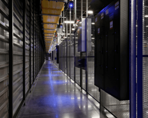 netzpalaver's tweet image. Hochleistungscomputer soll KI-Innovation und wissenschaftliche Durchbrüche vorantreiben

@Equinix #Flüssigkühlung #HighPerformanceComputing #Hochleistungscomputer #Hochleistungsrechner #künstlicheIntelligenz #LiquidCooling #Merck #Lenovo #Rechenzentrum

netzpalaver.de/2025/11/25/hoc…