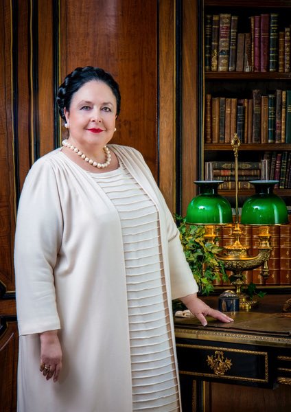 Напишите мне письмо. О том, как вы сейчас живете, что вас пугает, а что помогает держаться. Я не могу сейчас приехать в Иркутск или Омск, но хочу оставаться с вами на связи. Я прочту все, а на самые важные письма публично отвечу