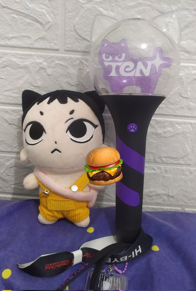 Hi 10velys please help RT

WTS want to sell ten bong (w/o box i lost it 🥺) + tenyang (w/o the hat i lost it too 😭)

Selling at a loss both Rp 1.000.000 nego

It's hard to sell them but the money is for my daily meals bcs im still unemployed 🥺🥹