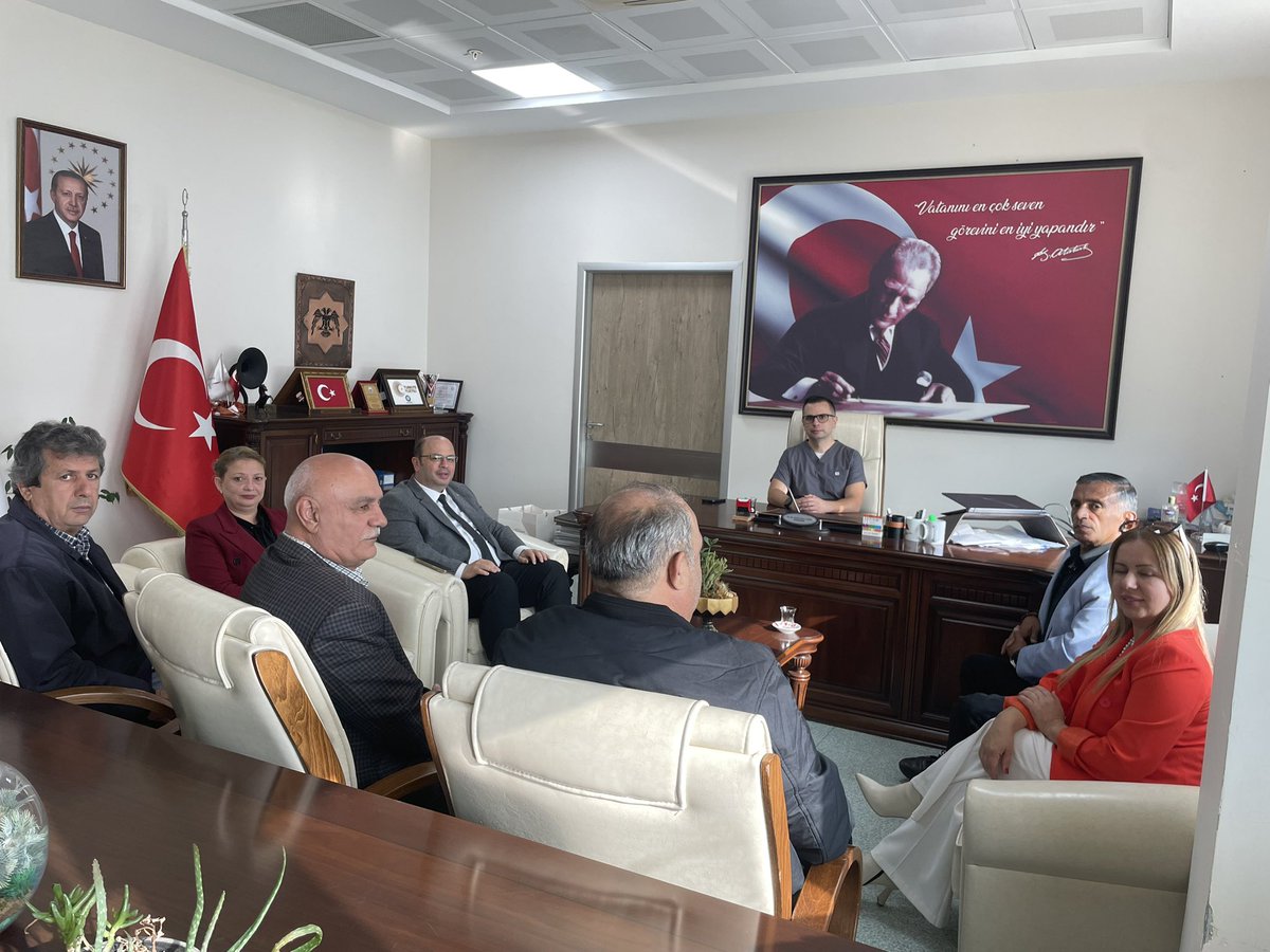 İYİ Parti Alanya İlçe Teşkilatı olarak olarak,
Diş Hekimleri günü,Ağız ve Diş Sağlığı Haftası münasebetiyle Alanya Ağız ve Diş Sağlığı Hastanesi Başhekimi Sn.Dt.Ahmet Emre Uysal’ı ziyaret ettik
Nazik kabulleri için Başhekimimize teşekkür ediyor çalışmalarında başarılar diliyoruz