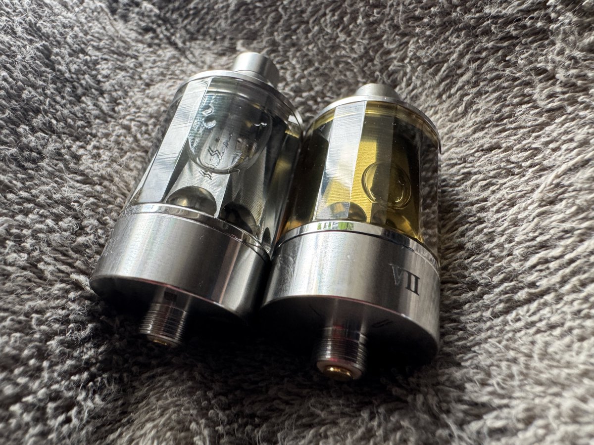 atom820☺︎プロフご確認下さい☺︎ よろしくお願いします🙏