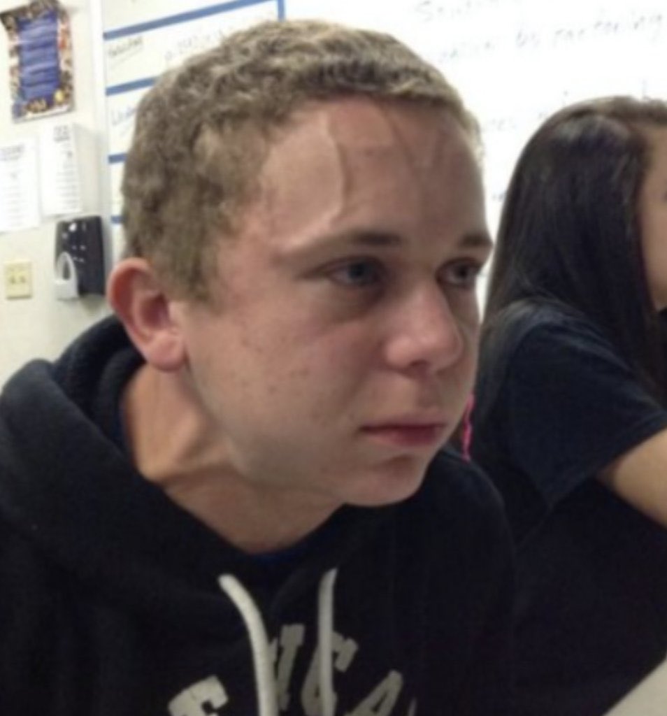 technogender's tweet image. eu fazendo um esforço pra não comer todo o pão que minha namorada comprou e deixar guardado pra nossas refeições juntas

#breadfuckers