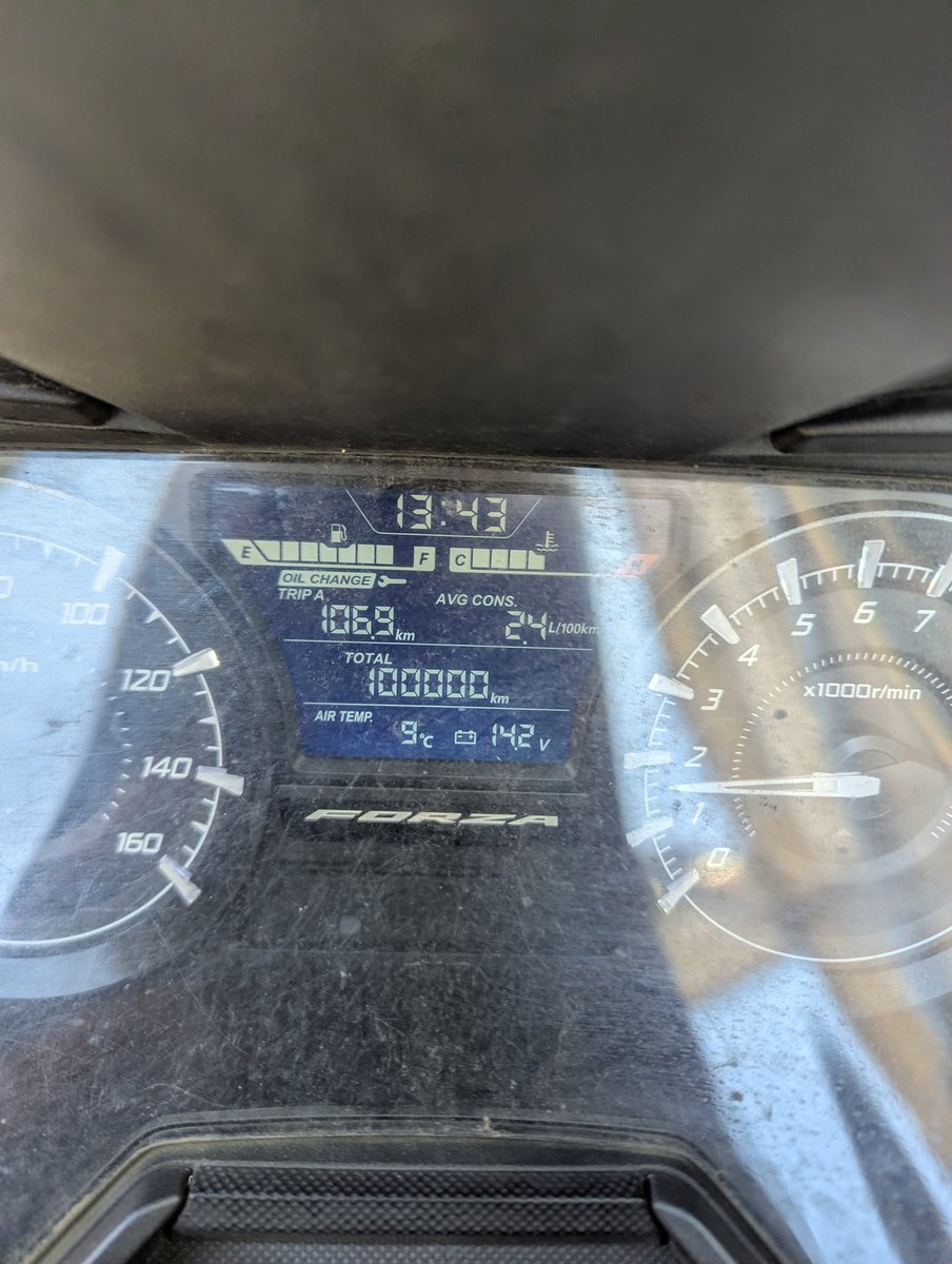 FromentKevin's tweet photo. #Honda #hondamoto #honda
When someone Asks me why i  choose honda ... 100 000 km honda Forza 125 2021 
Exited toi try your électrique bike https://t.co/4Af19aLbyJ
