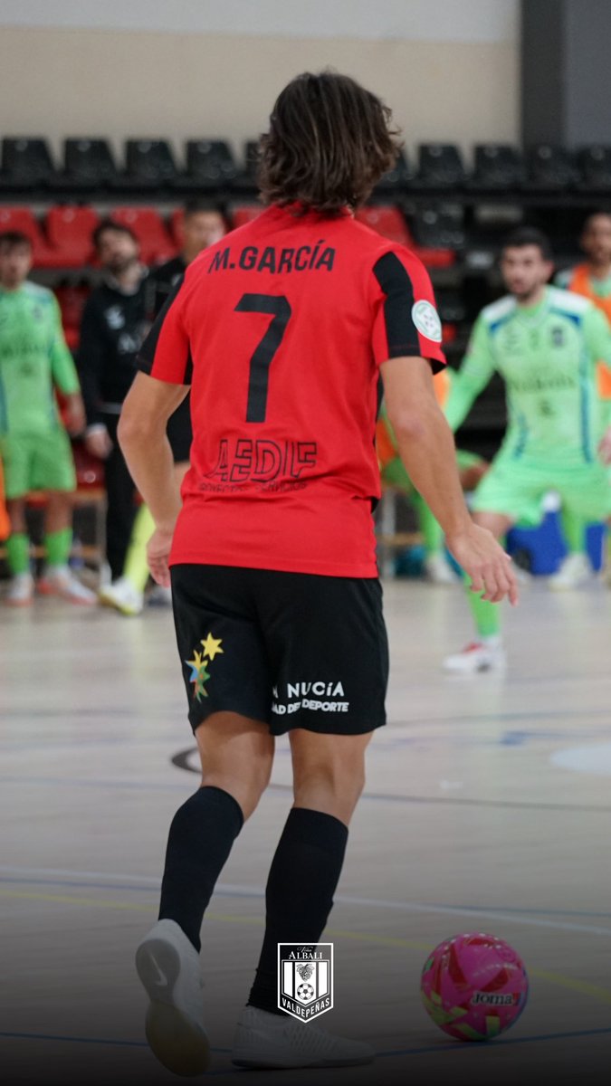 VinaAlbaliFS's tweet image. Un placer volvernos a encontrar, Manu. Muchos éxitos esta temporada 💙🦁

#ViñaAlbaliValdepeñas