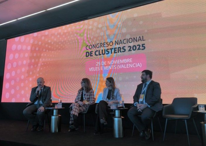 ClusterTICAstur's tweet image. El Congreso Nacional de Clústeres 2025, celebrado en Valencia, ha puesto de relieve una idea clave: los clústeres se consolidan como el puente más eficaz entre el conocimiento científico y la industria, y como el mecanismo que convierte la innovación en resultados tangibles.